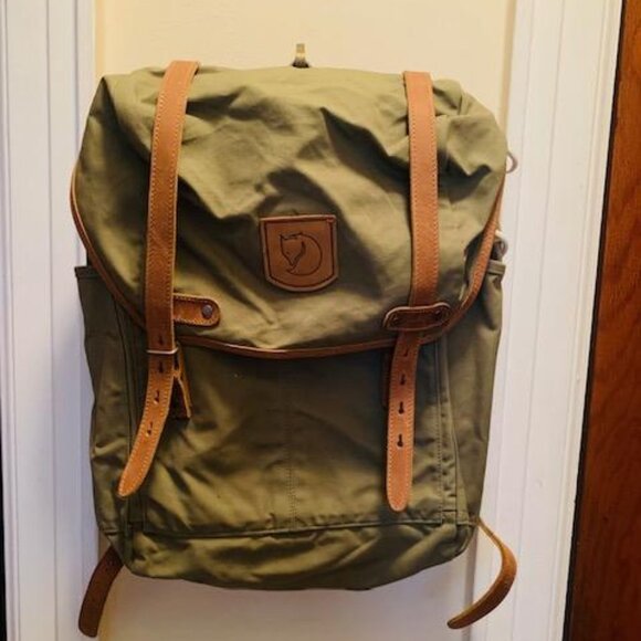 Fjällräven Kånken Army Green and Leather Backpack - Picture 1 of 2